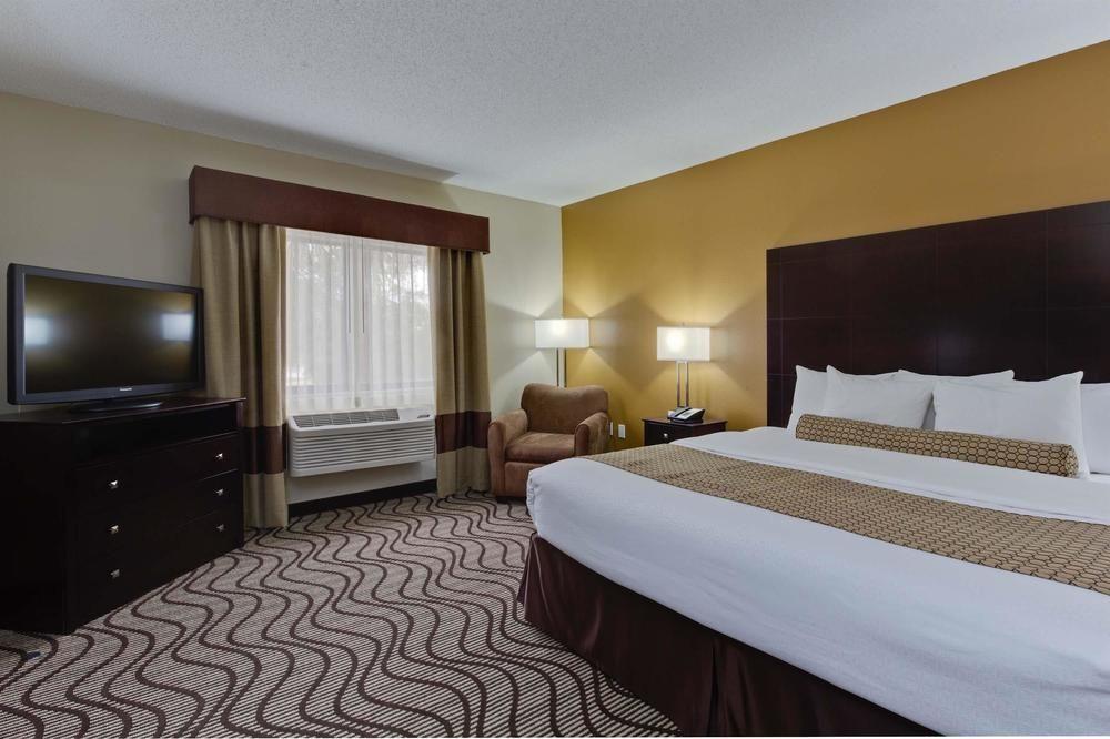 La Quinta Inn Bonita Springs Pet Policy