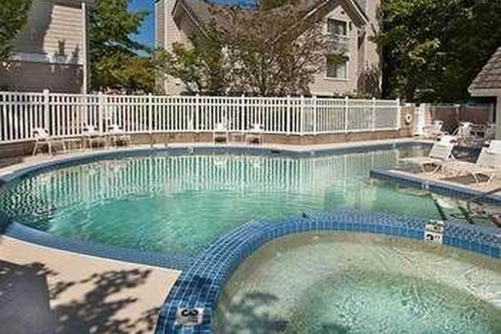 Pet Friendly Hotels In Lake Oswego Or Bringfido