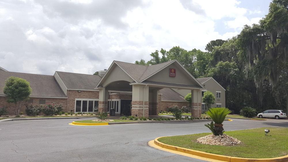 Clarion Inn & Suites Midtown Pet Policy