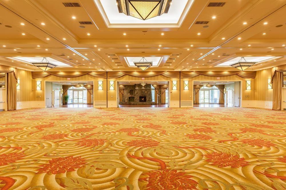 DoubleTree by Hilton Tarrytown Pet Policy