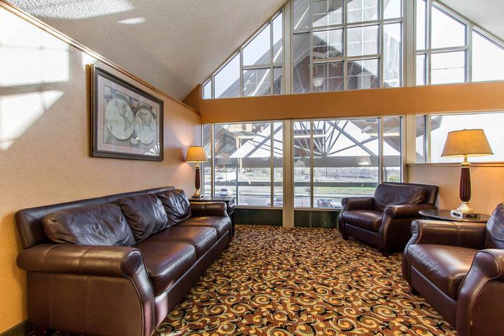 Pet Friendly Hotels In Council Bluffs Ia Bringfido