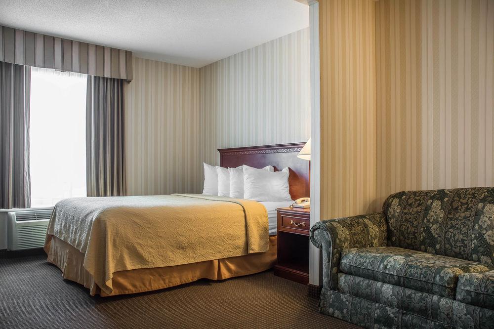 Quality Hotel and Suites Woodstock Pet Policy