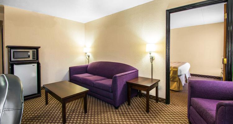 Quality Inn Suites Tallahassee Pet Policy