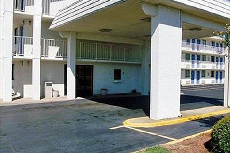Motel 6 Jackson Pet Policy