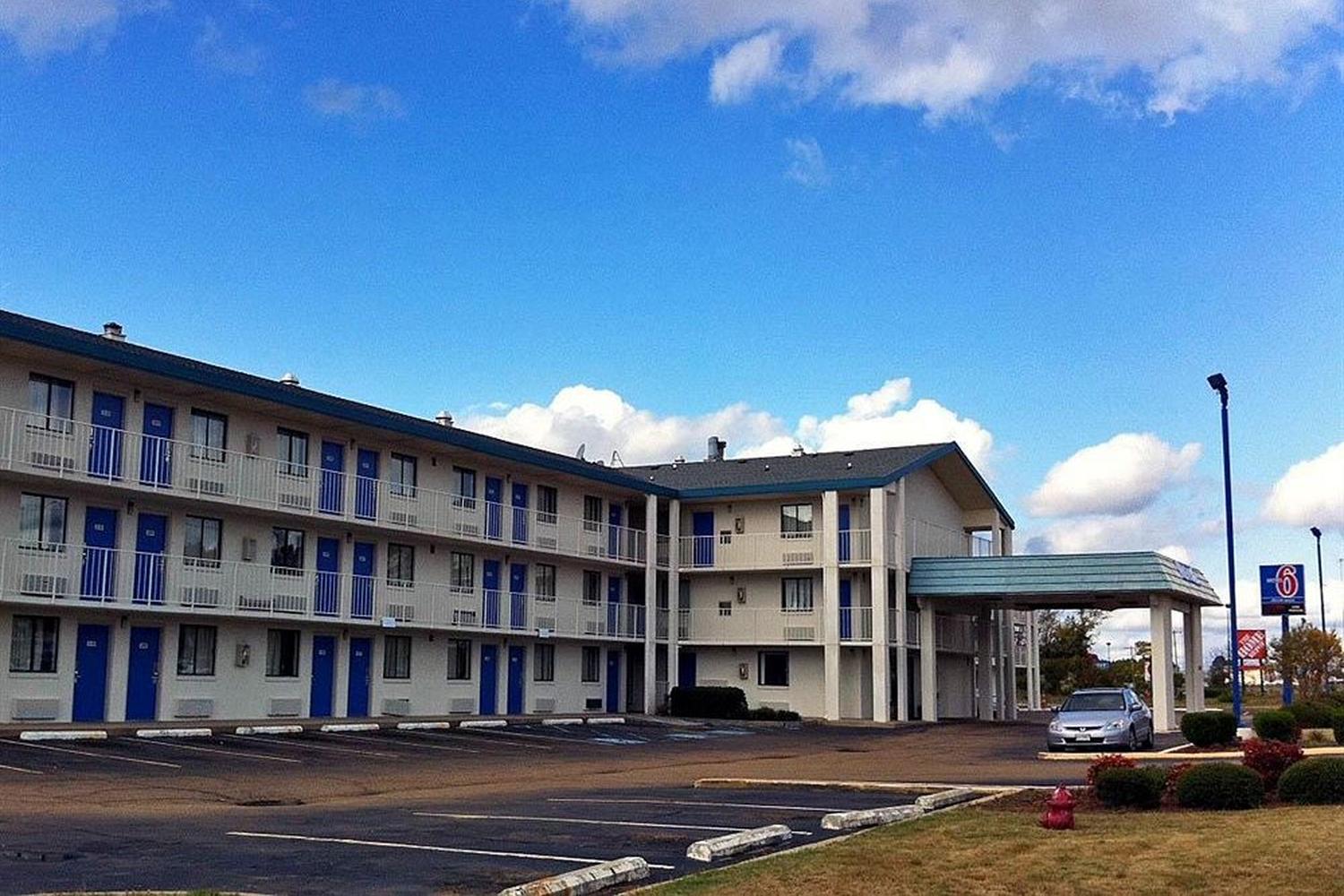 Motel 6 Jackson Pet Policy