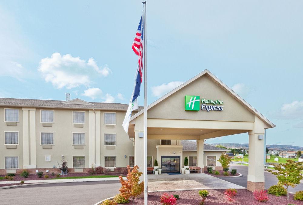 Holiday Inn Express Bloomsburg Pet Policy