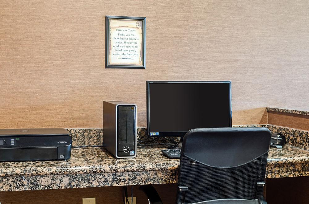 Comfort Inn Suites Lawrence Pet Policy