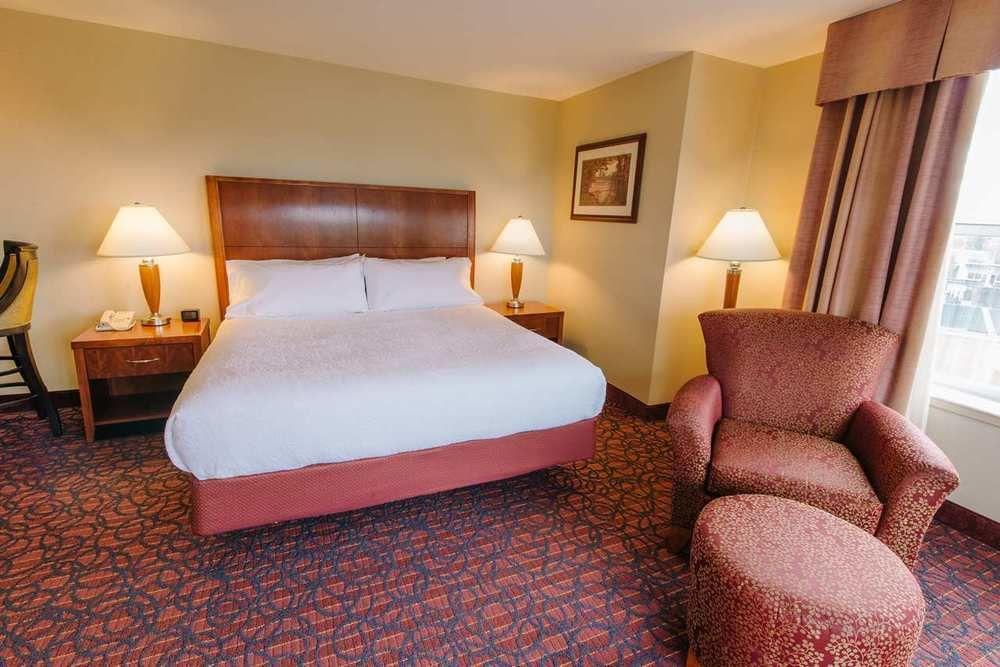 Hilton Garden Inn Manchester Downtown Pet Policy