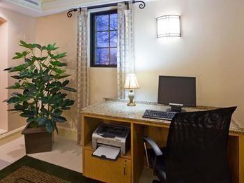 La Quinta Inn Chicago Oakbrook Terrace Pet Policy