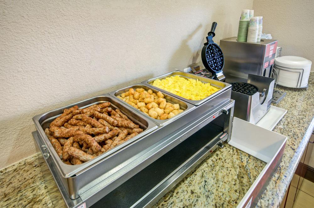 Comfort Inn Albuquerque Airport Pet Policy