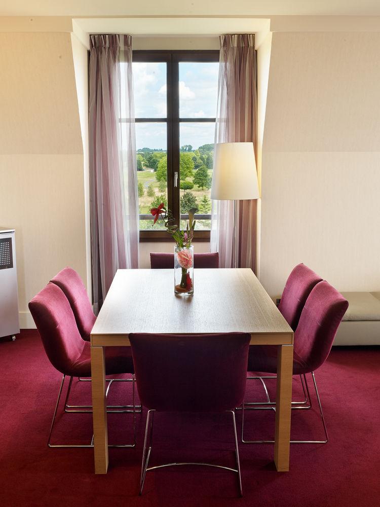 dog friendly hotels near disneyland