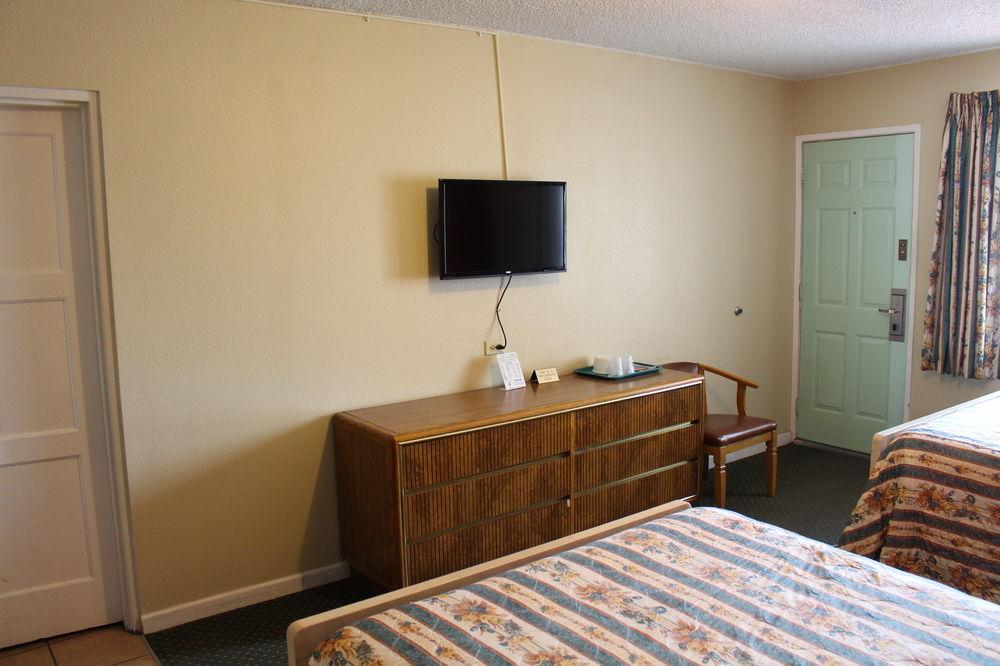 Oasis Inn & Suites Ridgecrest Pet Policy