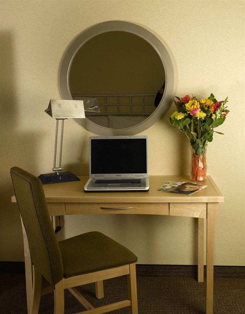 Inn On Broadway Formerly the Broadway Manor Inn Pet Policy