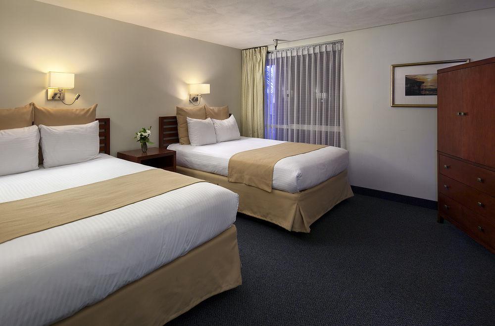 La Jolla Cove Suites Pet Policy