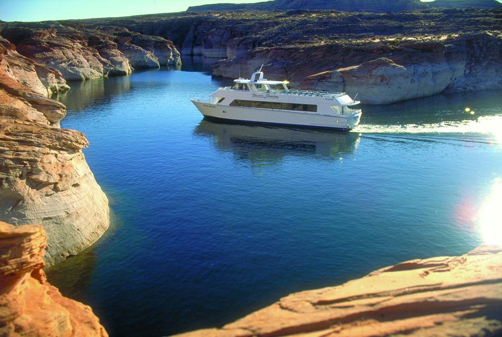 Lake Powell Resort and Marina & Houseboats Pet Policy