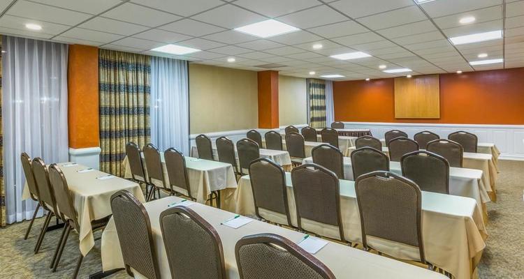 Wyndham Garden Hotel Newark Airport Pet Policy