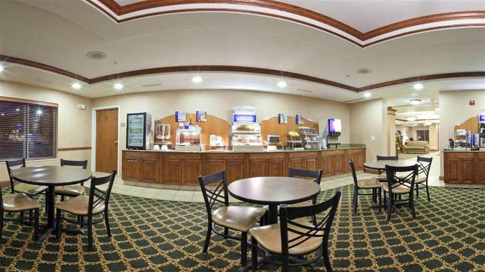 Holiday Inn Express Hotel & Suites Brookings Pet Policy