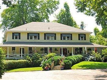 Pet Friendly Hotels In Saluda Nc Bringfido