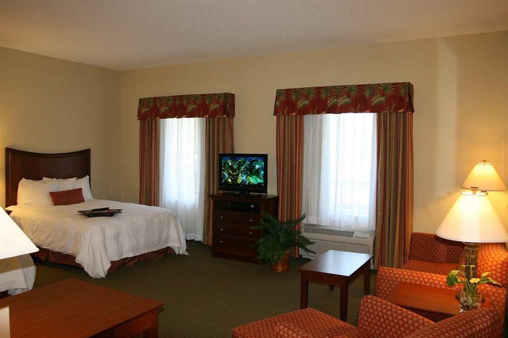 Hampton Inn Suites Stuart North Pet Policy