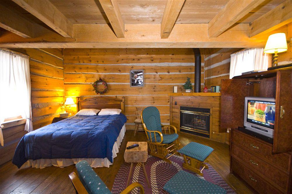 Galena Log Cabin Getaway Pet Policy