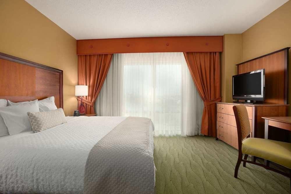 Embassy Suites East Peoria Pet Policy