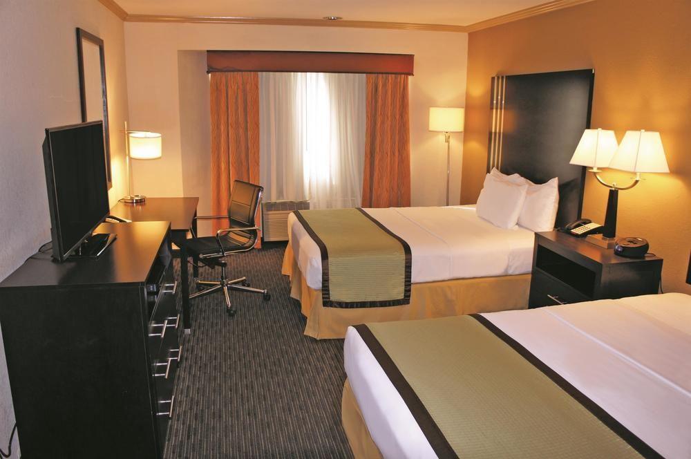 La Quinta Inn Suites Davis Pet Policy