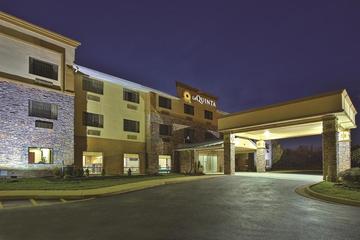 La Quinta Inn Suites Fairborn Pet Policy