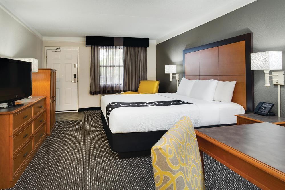Days Inn By Wyndham Gainesville Fl Pet Policy