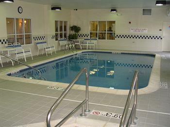 hotels in ankeny iowa with pool