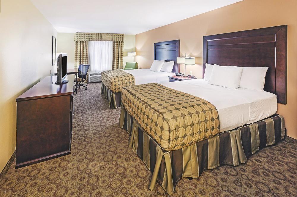 Pet Friendly Hotels In Dickinson Nd Bringfido