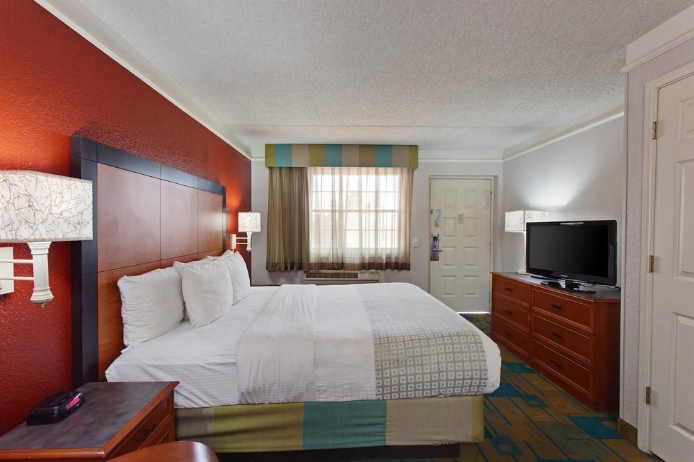 La Quinta Inn Costa Mesa Orange County Pet Policy