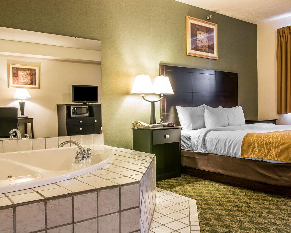 Pet Friendly Hotels In Whitehall Mi Bringfido