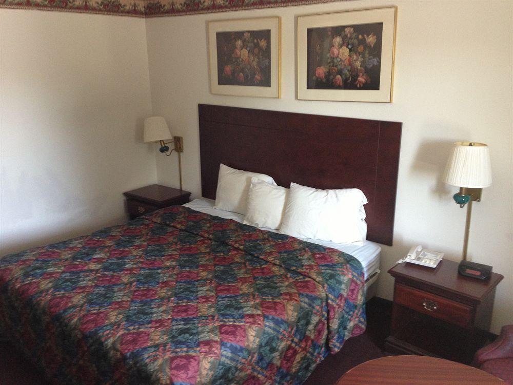 Econo Lodge Athens Pet Policy