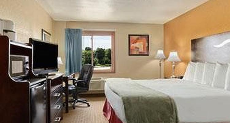 Super 8 Sheboygan Pet Policy