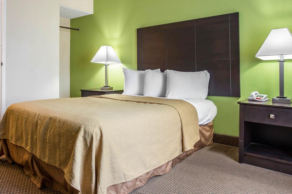 Quality Inn and Suites Aiken Pet Policy