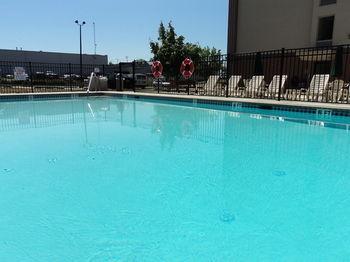 Holiday Inn Express Harrisburg Sw Pet Policy