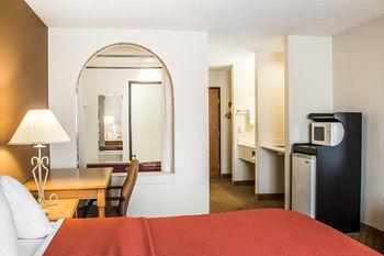 Quality Inn Elyria Pet Policy