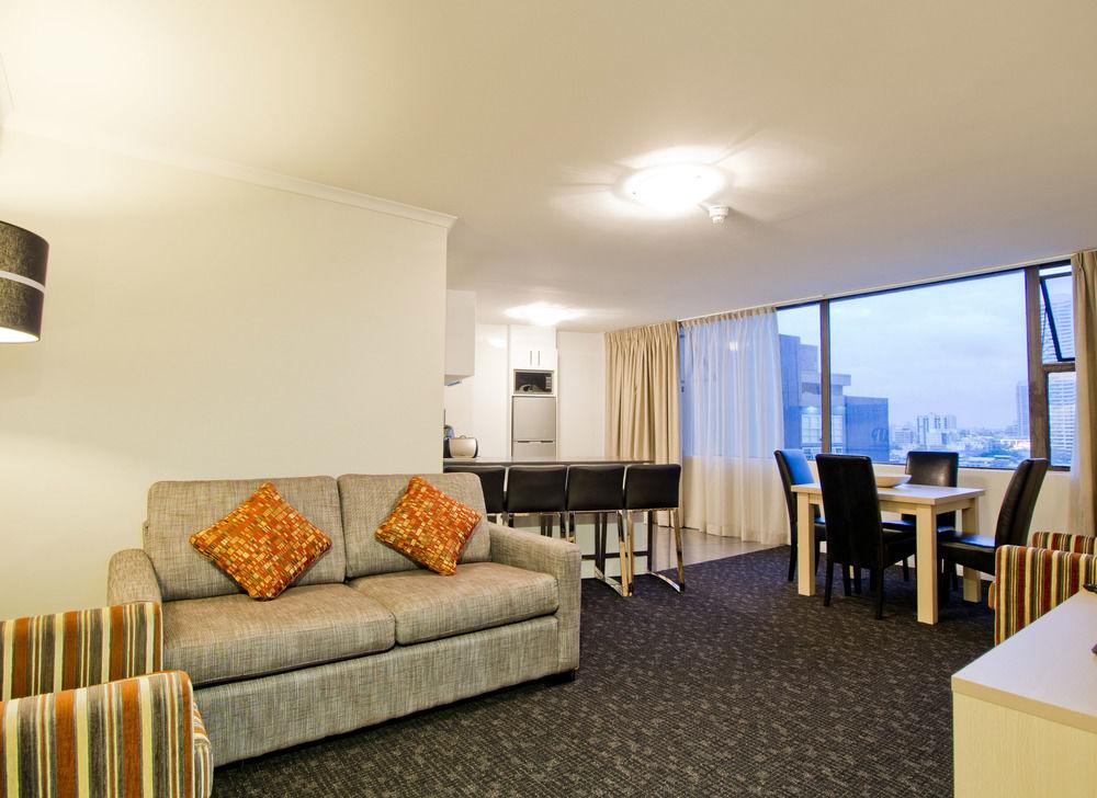 Oaks Hyde Park Plaza Pet Policy