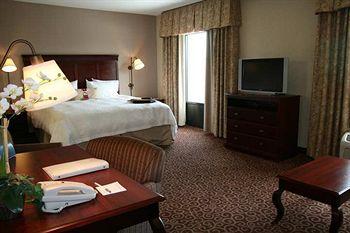 Hampton Inn Suites Norfolk Airport Pet Policy