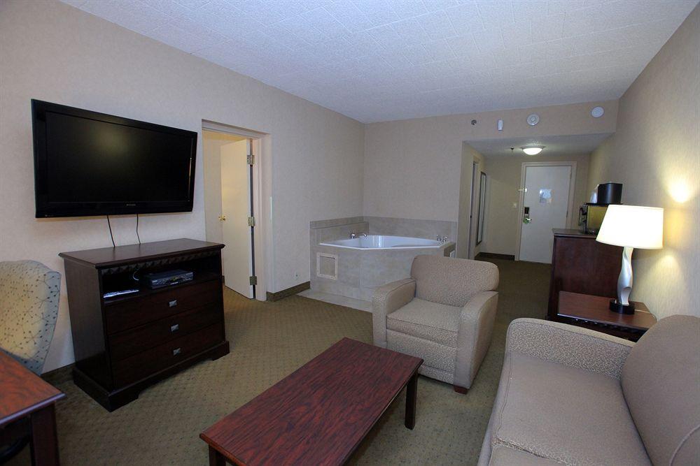 Comfort Inn And Suites Paramus Pet Policy