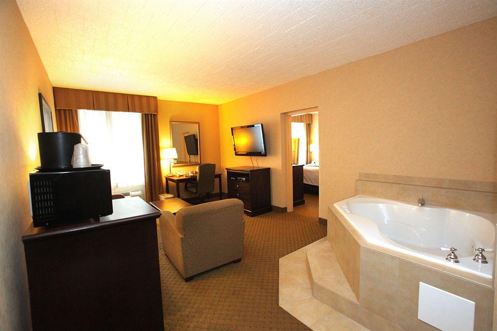 Comfort Inn And Suites Paramus Pet Policy