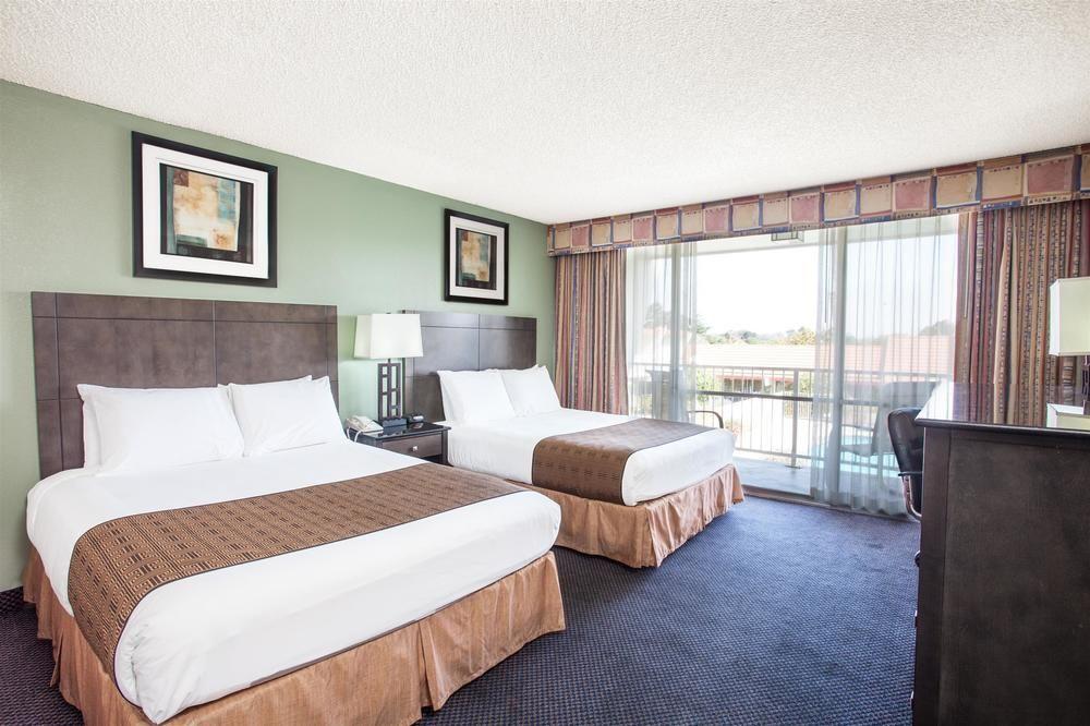 Travelodge Monterey Bay Pet Policy