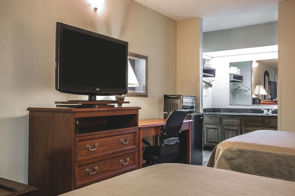 Quality Inn Waynesboro Pet Policy