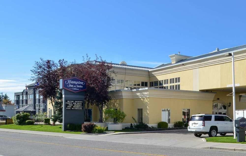 Hampton Inn and Suites Calgary Northwest Pet Policy
