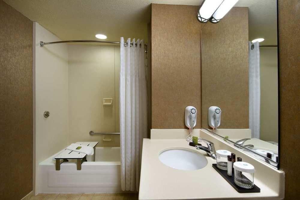 Embassy Suites North Charleston Pet Policy