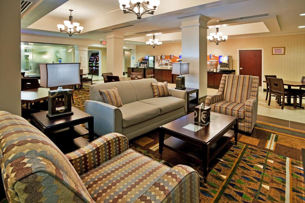 Holiday Inn Express Hotel & Suites Columbus Fort Benning ...