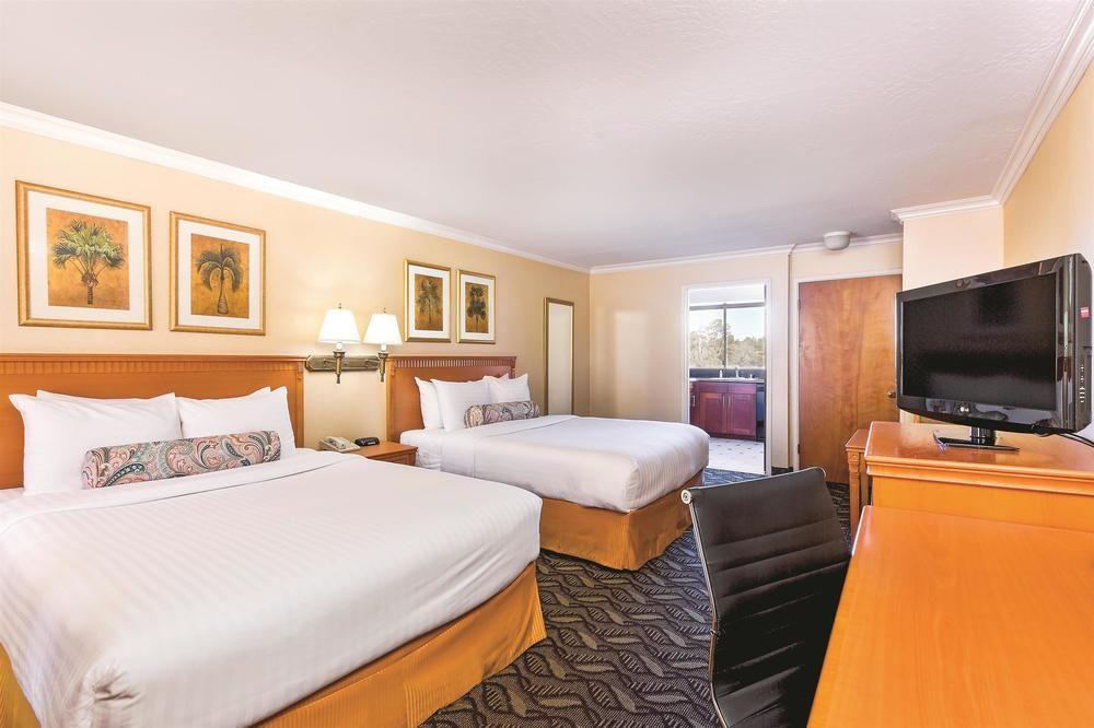 La Quinta Inn Suites San Francisco Airport West Pet Policy