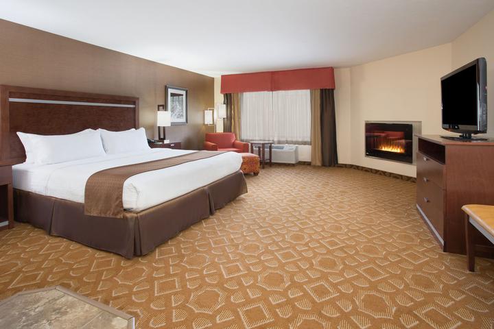 Pet Friendly Holiday Inn and Suites Durango Downtown