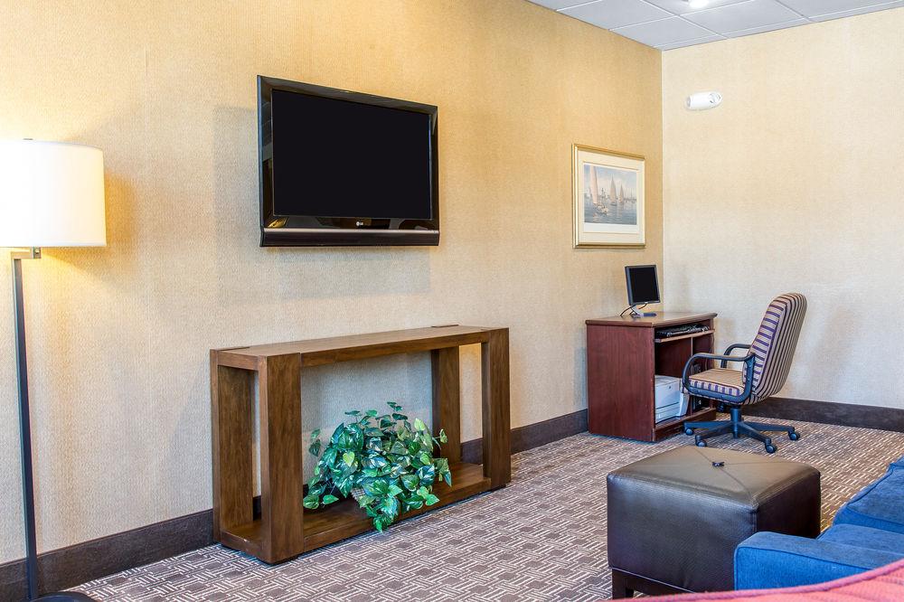 Quality Inn Mystic Pet Policy