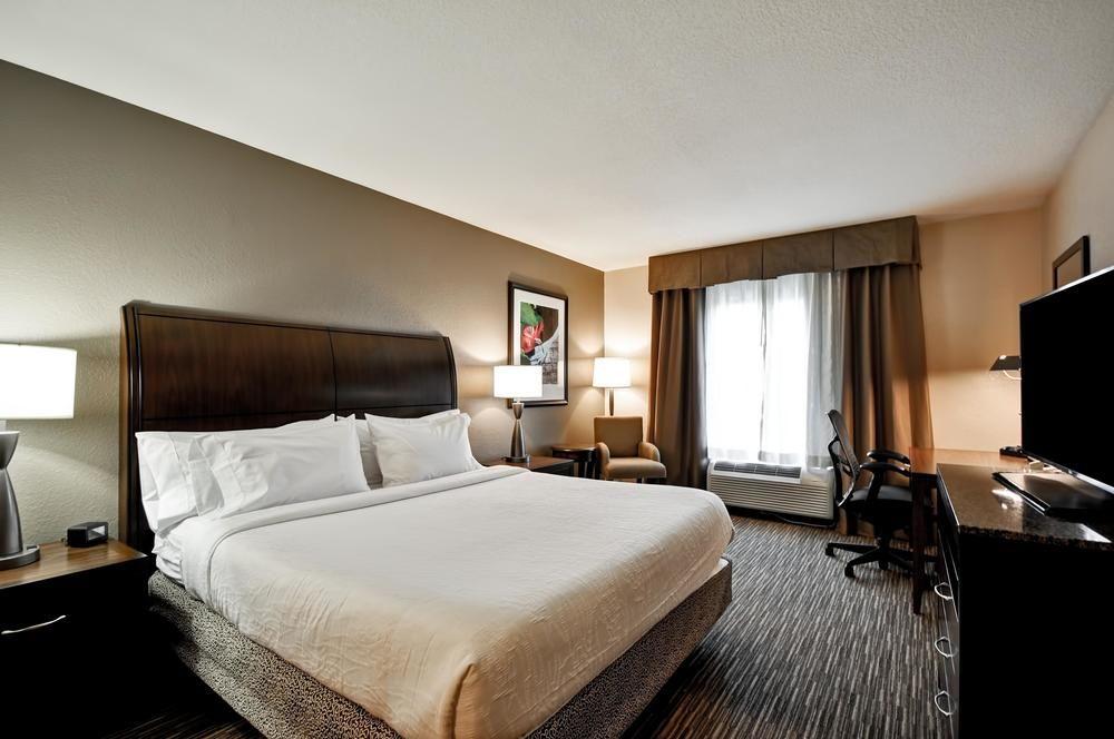 Hilton Garden Inn Tampa North Pet Policy